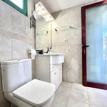 Espectacular Con Piscina Privada, Wifi En Villa Triquivijate
