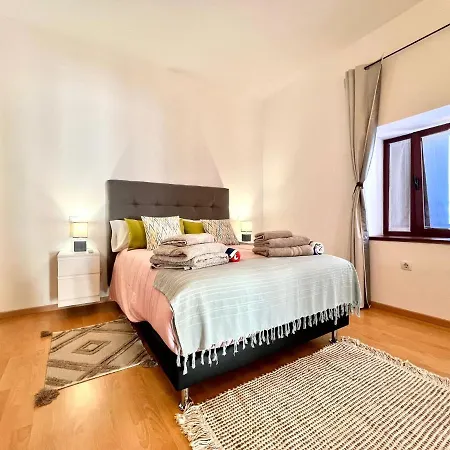 Espectacular Con Piscina Privada, Wifi En Villa Triquivijate