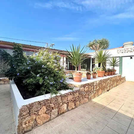 Espectacular Con Piscina Privada, Wifi En Villa Triquivijate